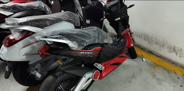 Xe chất lượng tốt. Mua đợt khuyến mại được giá rẻ. Khung sườn, đồ nhựa, pin sạc rất ok. Đèn sáng. Leo dốc khoẻ. Đi được 50-70km một lần sạc. Khuyên mọi người nên mua xe này. Đừng mua xe tàu làm gì phí tiền.