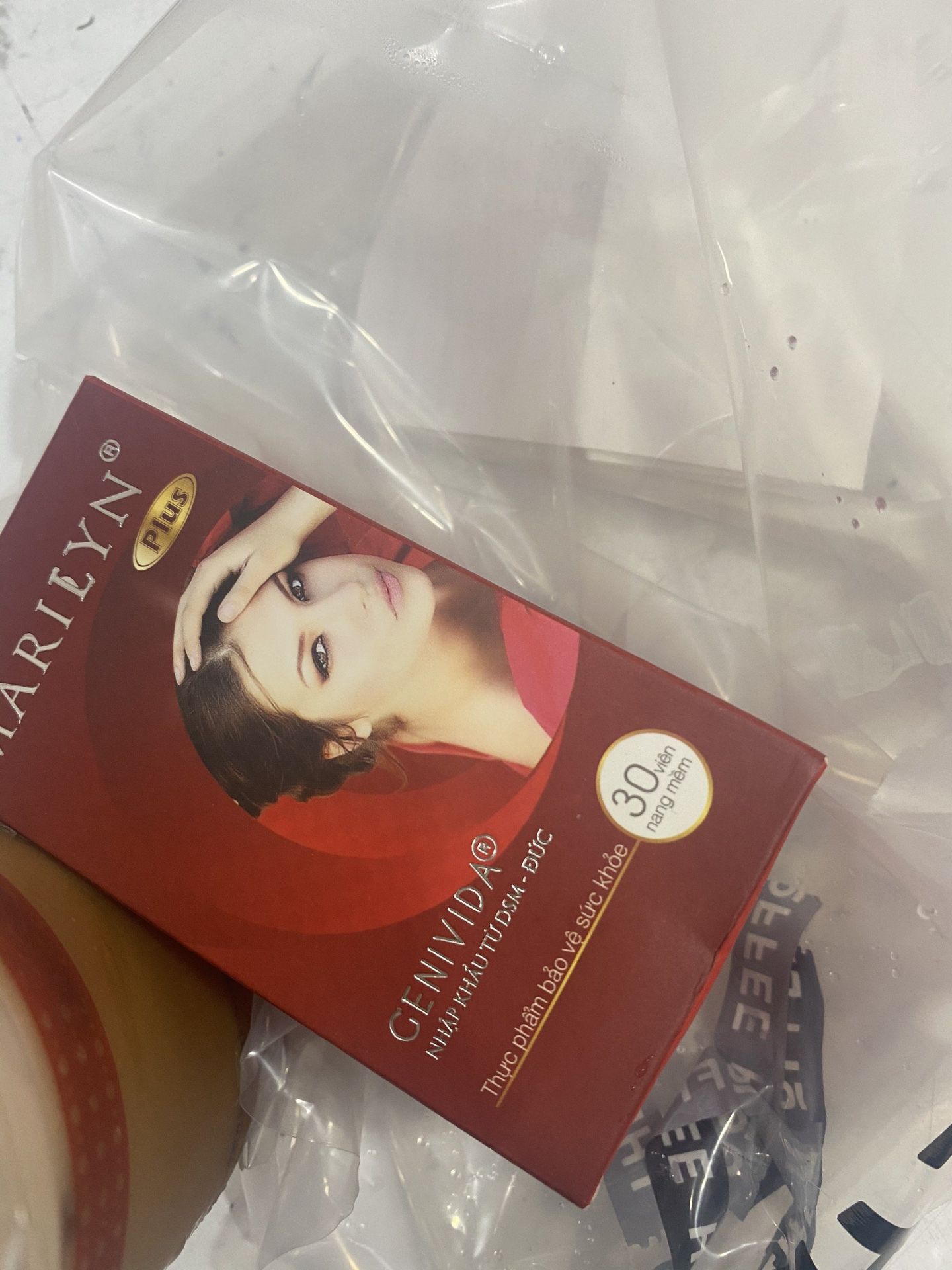 chất lượng sản phẩm tuyệt vời. Mình được người quen giới thiệu loại này uống vô giảm bốc hỏa mà còn tăng nhu cầu ham muốn nữa. Trước đây sợ k dám uống TPCN vì lo là thuốc k hạp sợ nổi mụn, ai dè uống cái này mình thấy da sáng lên chút, da tay da chân k còn khô ráp như trước. Trước thì cả tuần k muốn đụng vô ox mình, uống cái này sung sức quá nên ổng còn đưa thêm tiền kêu mình mua thêm 🤣🤣🤣