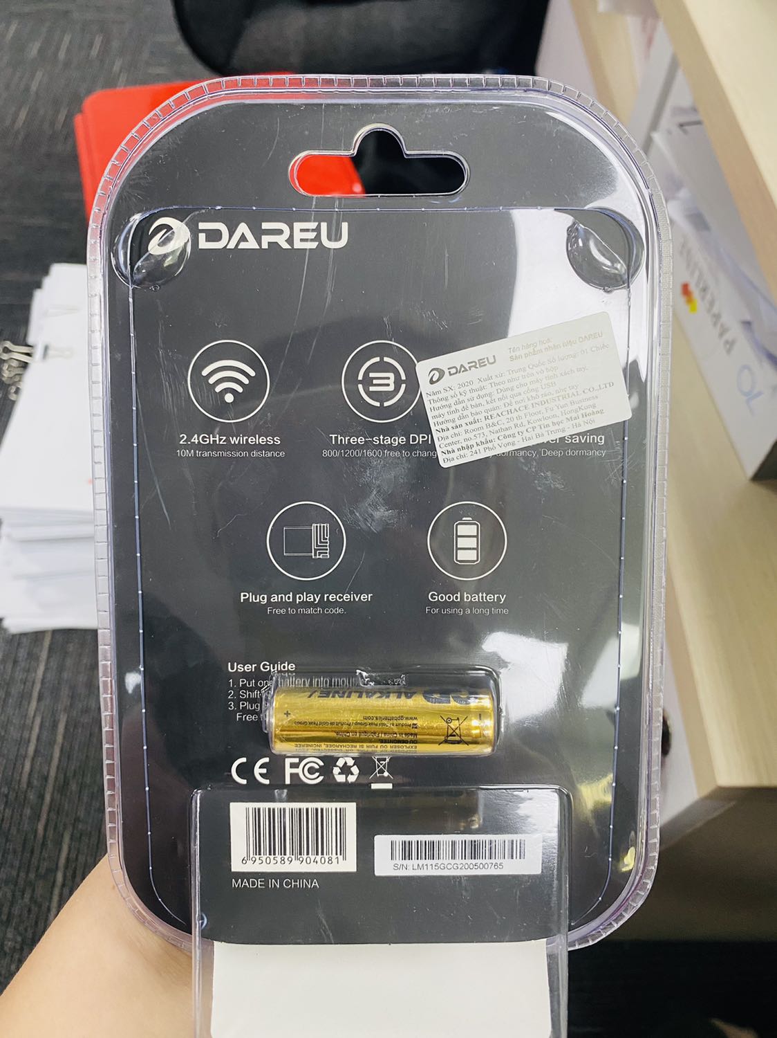 Tiki giao hàng nhanh. Màu sắc nổi bật, cầm vừa tay, còn tặng pin đi kèm. Độ bền thì phải xài lâu mới biết được.