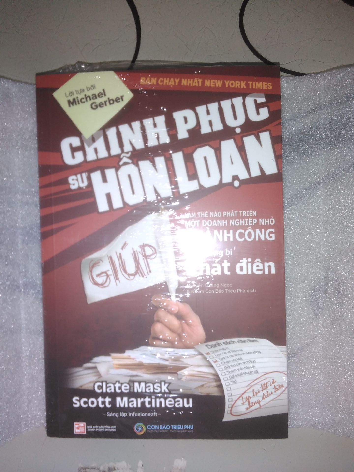hôm qua đặt mà hôm nay có hàng rồi. Sách chuẩn luôn ?