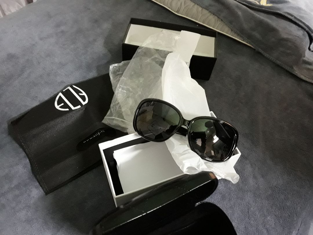 giao hàng nhanh đóng gói cẩn thận,mình mua cho vk mình vk mình rất thích và vui nữa.cảm ơn tiki nhé.