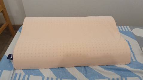 Gối tốt, hình thức đẹp, mẫu mã chuẩn.
Giao hàng gói cuộn hơi chặt nên cái túi về nhìn nát quá.