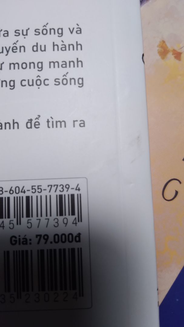 sách hay (nhưng mà vài chỗ mực in mờ 🥲 sách bị bẩn xíu, bìa xước, giấy nhiều trang bị nhăn nhẹ 👁️👄👁️) chất giấy dày dặn ok, đã khóc vì khuyết điểm