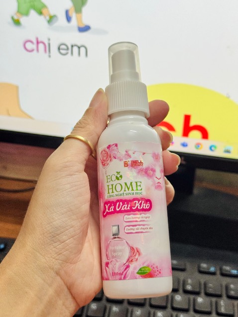 Màu Hồng này hương có vẻ đậm hơn màu đỏ mình đã mua. Cho những ai nhiều mồ hôi, hoặc nặng mùi mô hôi thì chọn nhé. Có tem mác đầy đủ, gói hàng kỹ, hộp ko bị móp méo gì nha. Giá rẻ mà dc xài chai 100ml quá hời