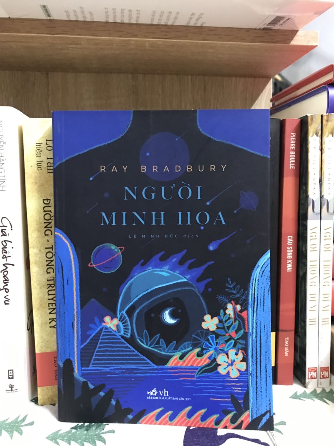 Cuốn sách kinh điển của nhà văn người Mỹ, tác giả của 451 độ F. Mọi người nên đọc.