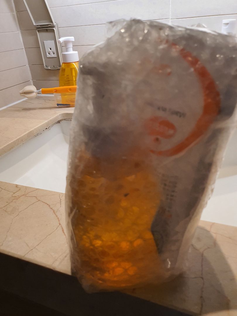 vẫn xài thưởng xuyên, mùi nhẹn nhàng, dễ chịu, rửa sạch, ko bị bám lại mùi. Túm lại là tốt , đáng mua nghen.