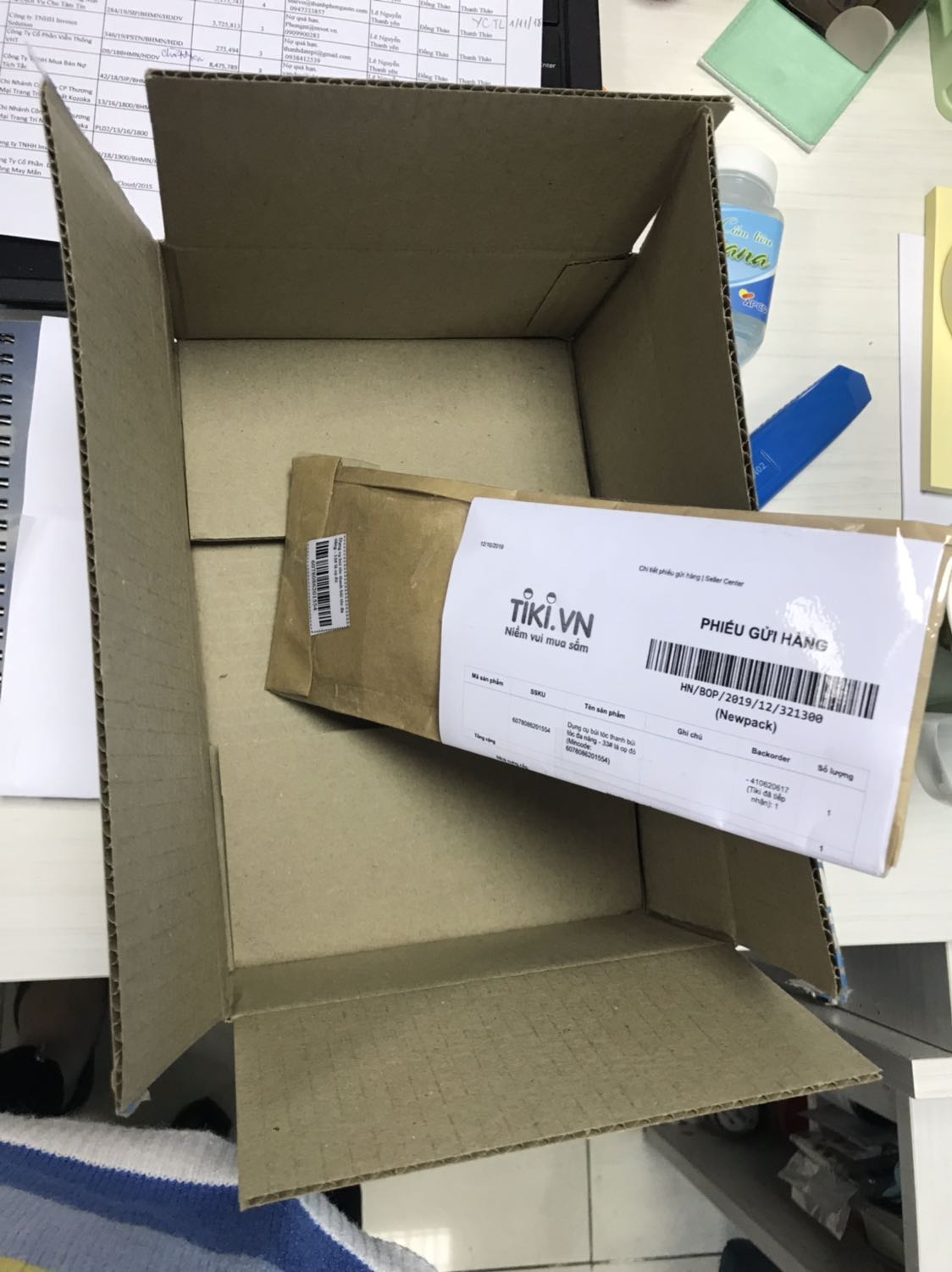 Sản phẩm dể xài, có điều Tiki gói hàng tốn kém, có cai kẹp bé tí mà đóng thùng quả là ko đáng