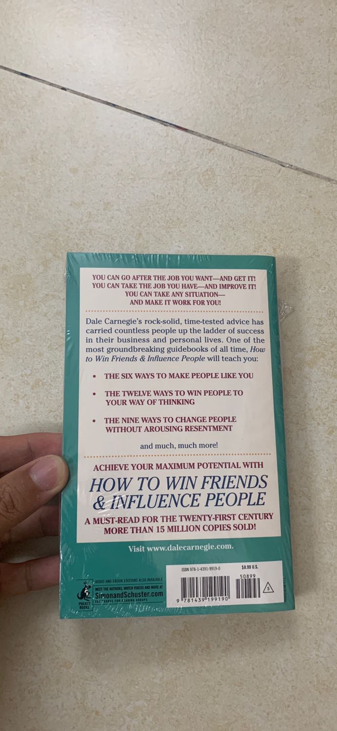 Giao nhanh, gói kĩ nhưng sách quá nhỏ, chất liệu giấy chưa đủ tốt.