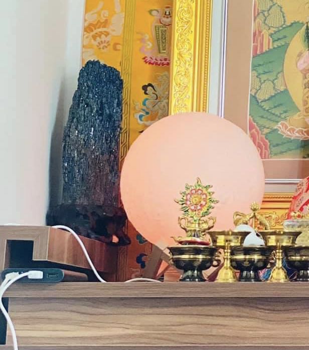 Đẹp. Tuy nhiên độ sáng hơi yếu