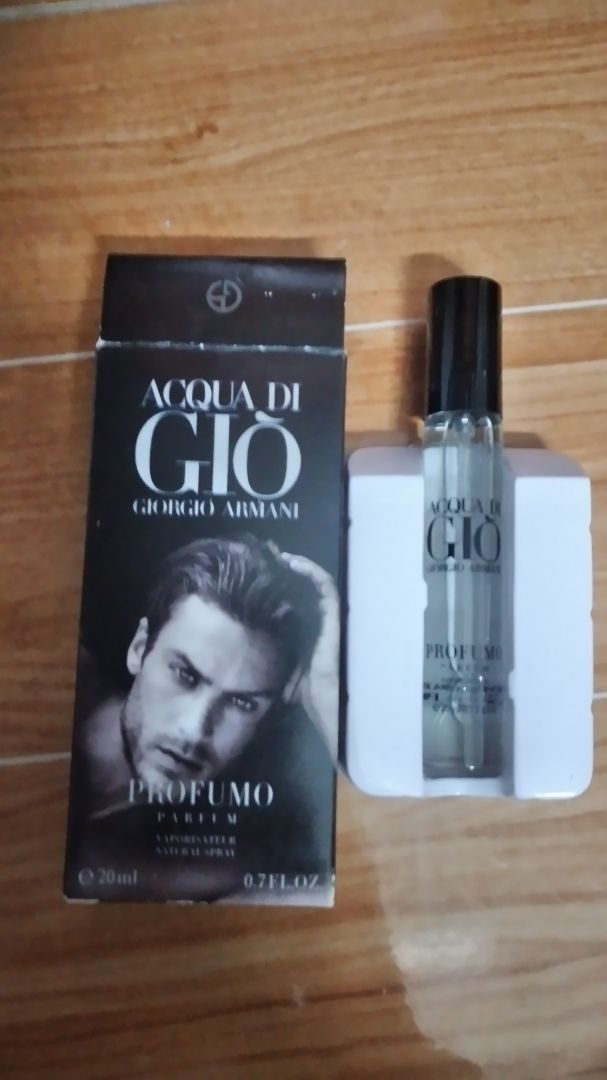 Shop làm ăn ***, đăng flash sale, khi khách hàng đặt mua và thanh toán trước thì muốn giao gì thì giao. Treo đầu dê bán thịt ***. Tôi mua con chuột sạc thì giao chai nước hoa, thông báo cho bộ phận chăm sóc khách hàng trên 2 tuần chưa giải quyết,  tiki là sàn thương mại điện tử lớn mà để 1 số shop làm ăn *** thì quá mất quy tín. Tôi quá thất vọng về Tiki. Đây là kinh nghiệm mua hàng trên mạng, tôi xin chia sẻ với các bạn, đừng bao giờ thanh toán trước khi chưa nhận hàng. Xin cám ơn đã đọc vài dòng chia sẻ của tôi./.