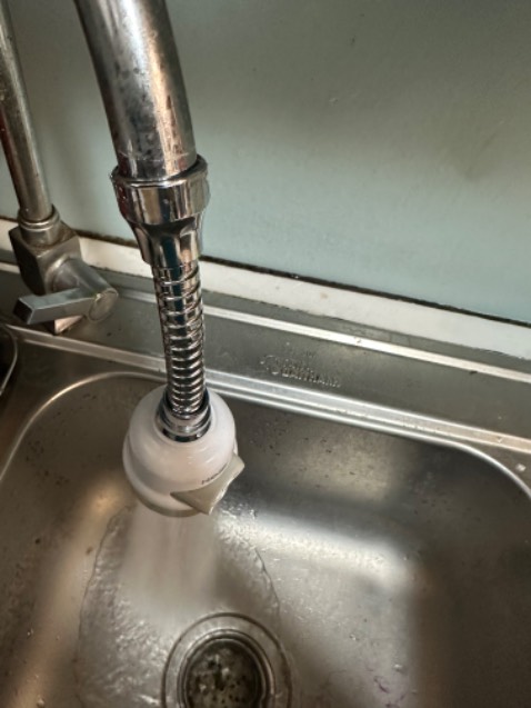 Chất liệu chắc chắn, vòi mạnh, vòi đẹp, dễ lắp ráp,