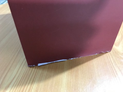 Giao sách nhanh. Nhưng hộp sách không có nắp (như hình), mép hộp bị rách. May không ảnh hưởng đến chất lượng sách bên trong, nên vẫn vote 5 sao.
Mong lần sau shop lưu ý.