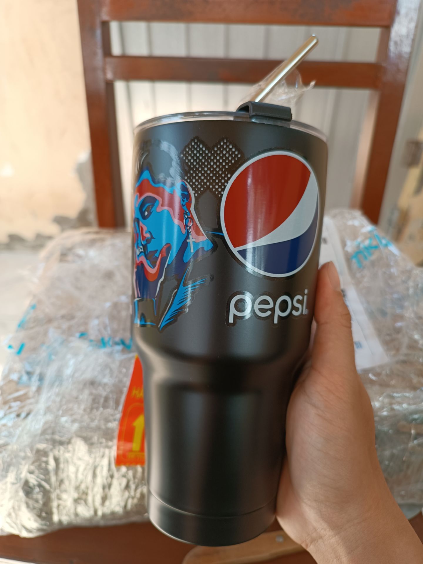 shop đóng gói rất cẩn thận, có tem hàng dễ vỡ, chống sốc rất kỹ. Rất thích cách phục vụ của shop. Hàng tặng kèm đẹp, k trầy xước hay gì cả. Rất ưng, sẽ ủng hộ dài lâu 💯💯