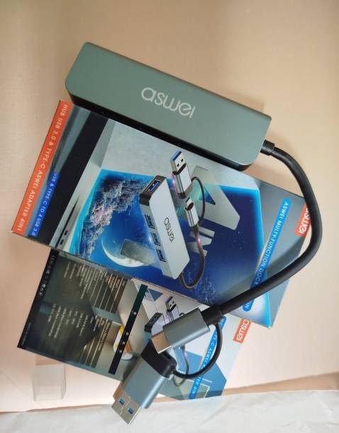 •  Hub ASWEI hoạt động nhạy, vỏ hợp kim nhôm chắc chắn, thiết kế nhỏ gọn, thuận tiện mang theo.
 •  Thiết bị hoạt động ổn định, kết nối cùng lúc nhiều thiết bị mà không xảy ra lỗi, tản nhiệt rất tốt.
 •  Tốc độ truyền nhanh, vỏ ngoài làm bằng hợp kim nhôm có khả năng chống chịu va đập tốt. Đã thử 4 cổng và đều hoạt động ổn định.
 •  Bộ chia cổng USB có thiết kế đẹp mắt, bền bỉ, nhỏ gọn và dễ sử dụng.
 •  Sản phẩm tích hợp 4 cổng USB 3.0, đầu vào hỗ trợ cả USB và Type-C, đáp ứng nhu cầu kết nối đa dạng thiết bị.
 •  Thời gian giao hàng nhanh chóng, sản phẩm đóng gói cẩn thận, nhân viên giao hàng thân thiện.
 •  Nhân viên tư vấn chu đáo, nhiệt tình. Mua hàng chính hãng tại Tiki, mình hoàn toàn yên tâm về chất lượng và giá cả.
 •  Cảm ơn Tiki rất nhiều! •  Hub ASWEI hoạt động nhạy, vỏ hợp kim nhôm chắc chắn, thiết kế nhỏ gọn, thuận tiện mang theo.
 •  Thiết bị hoạt động ổn định, kết nối cùng lúc nhiều thiết bị mà không xảy ra lỗi, tản nhiệt rất tốt.
 •  Tốc độ truyền nhanh, vỏ ngoài làm bằng hợp kim nhôm có khả năng chống chịu va đập tốt. Đã thử 4 cổng và đều hoạt động ổn định.
 •  Bộ chia cổng USB có thiết kế đẹp mắt, bền bỉ, nhỏ gọn và dễ sử dụng.
 •  Sản phẩm tích hợp 4 cổng USB 3.0, đầu vào hỗ trợ cả USB và Type-C, đáp ứng nhu cầu kết nối đa dạng thiết bị.
 •  Thời gian giao hàng nhanh chóng, sản phẩm đóng gói cẩn thận, nhân viên giao hàng thân thiện.
 •  Nhân viên tư vấn chu đáo, nhiệt tình. Mua hàng chính hãng tại Tiki, mình hoàn toàn yên tâm về chất lượng và giá cả.
 •  Cảm ơn Tiki rất nhiều!