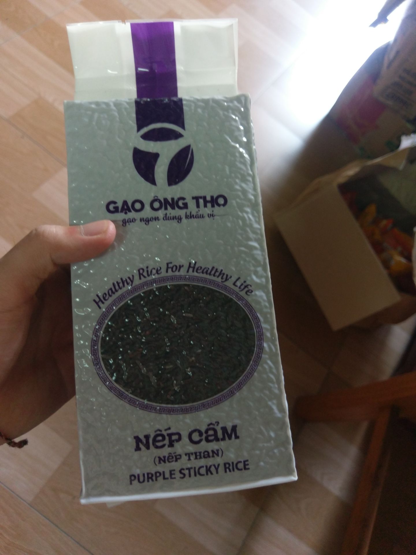 gạo rất ngon, giao hàng nhanh chóng, đóng gói cẩn thận, chất lượng tuyệt vời, đã thế còn săn sale được giá rẻ, cho 5 sao luôn