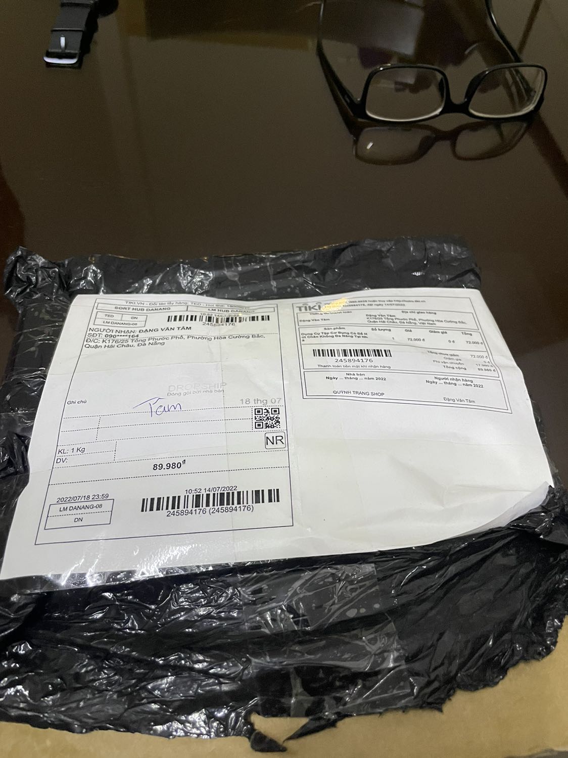 Mua dụng cụ tập cơ bụng mà mở ra là cài tóc. Đúng *** đảo!