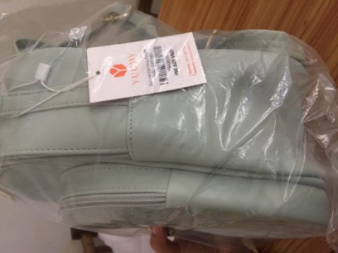 Sản phẩm rất đẹp,chắc chắn,đường may kĩ,sản phẩm y hình,giAo hàng nhanh,dóng gói cẩn thận.nên mua các bạn ạ