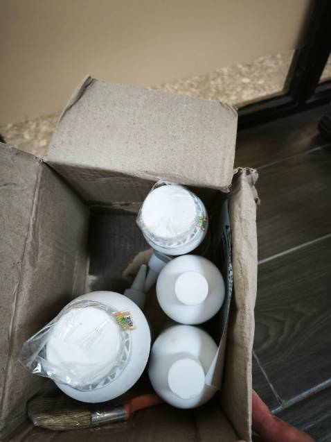 Sản phẩm không phù hợp khi sửa chữa chống thấm cho phòng tắm. Phải xử lý mạch khô hoàn toàn trước khi trét. Hiệu quả bám dính không tốt, không dễ sử dụng như video quảng cáo.