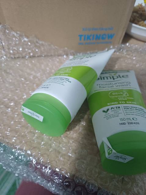 Mình mua 2 tuýp sao ko có quà tặng vậy shop? 
Đừng để quà tặng đánh *** khách hàng vậy chứ