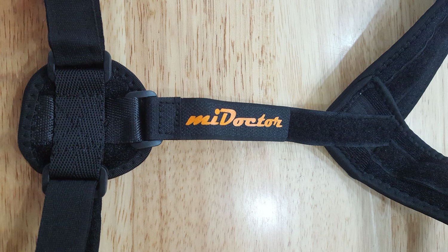 Sp này có độ hoàn thiện cao, xem cách may, đườg kim mũi chỉ và vật liệu thì không có gì để chê
Đai này ko có độ giãn như mấy loại rẻ lúc trc mua, đeo cảm giác rất chắc chắn và cố định cơ thể đúng theo phom dáng, hỗ trợ tốt cho việc điều chỉnh tư thế.
tiki giao hàng chậm, đặt ngày 05 mà ngày 10 mới nhận đc trong khi ở ngay HN.
TIKI nên cải thiện để có đc sự hài lòng từ KH