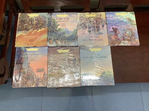 Giao hàng thiếu sản phẩm. Bộ sách gồm 16 cuốn, nhưng chỉ nhận được 15 cuốn