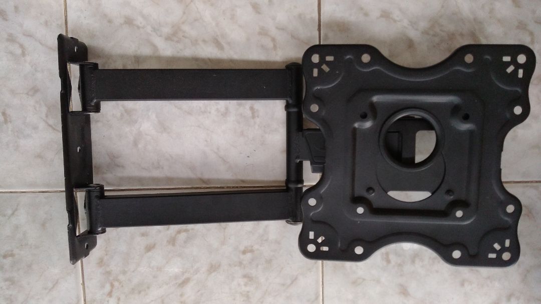 - Hàng được đóng gói cẩn thận, giao hàng đúng hẹn.
- Khung giá treo được làm rất chắc chắn, sơn đen đều cẩn thận. Từng con bu lông được gia công chi tiết tỉ mỉ, mạ kẽm sáng đều gọn. 
- Giá cả rất hợp lý, tôi rất hài lòng về sản phẩm.
- Khâu vận chuyển giao hàng, tôi mong là có thể rút ngắn thời gian, vì trong cùng nội thành Hà Nội mà mất 6-7 ngày giao hàng là hơi lâu.