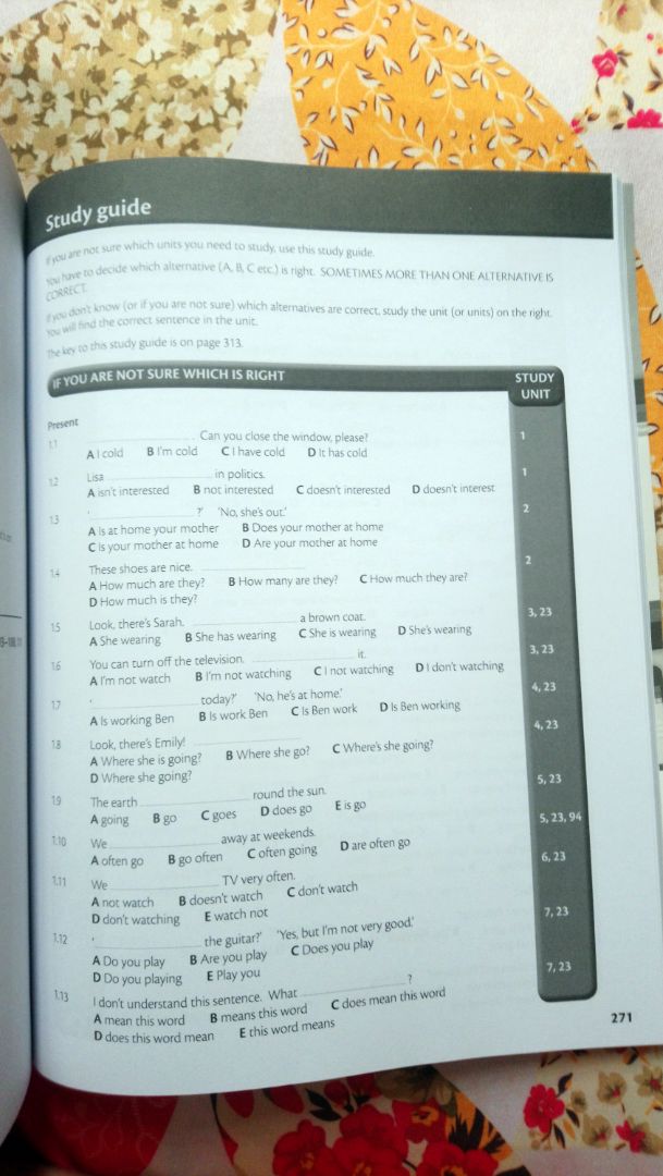 Quyển này được tái bản lần 4 và được bên FAHASA in luôn nên chất lượng khỏi phải bàn. Cuốn Essential này thì dành có những kiến thức cơ bản trong tiếng Anh cho cả việc tự học hoặc dạy kèm. Sách gồm 21 phần với 115 bài lẻ, bên cạnh đó còn có danh sách irregular verbs, short forms, phrasal verbs, active and passive, và phần Study guide cho những bạn ko biết nên học gì trước thì mình giở ra làm trắc nghiệm thử, nếu làm sai thì mình sẽ mở lại phần bài học để học ôn. Nói chung là đáng mua nhe ?
Sách mình nhận 3 cuốn đều mới tinh, giao hàng nhanh. Cám ơn FAHASA và Tiki nhé ?
