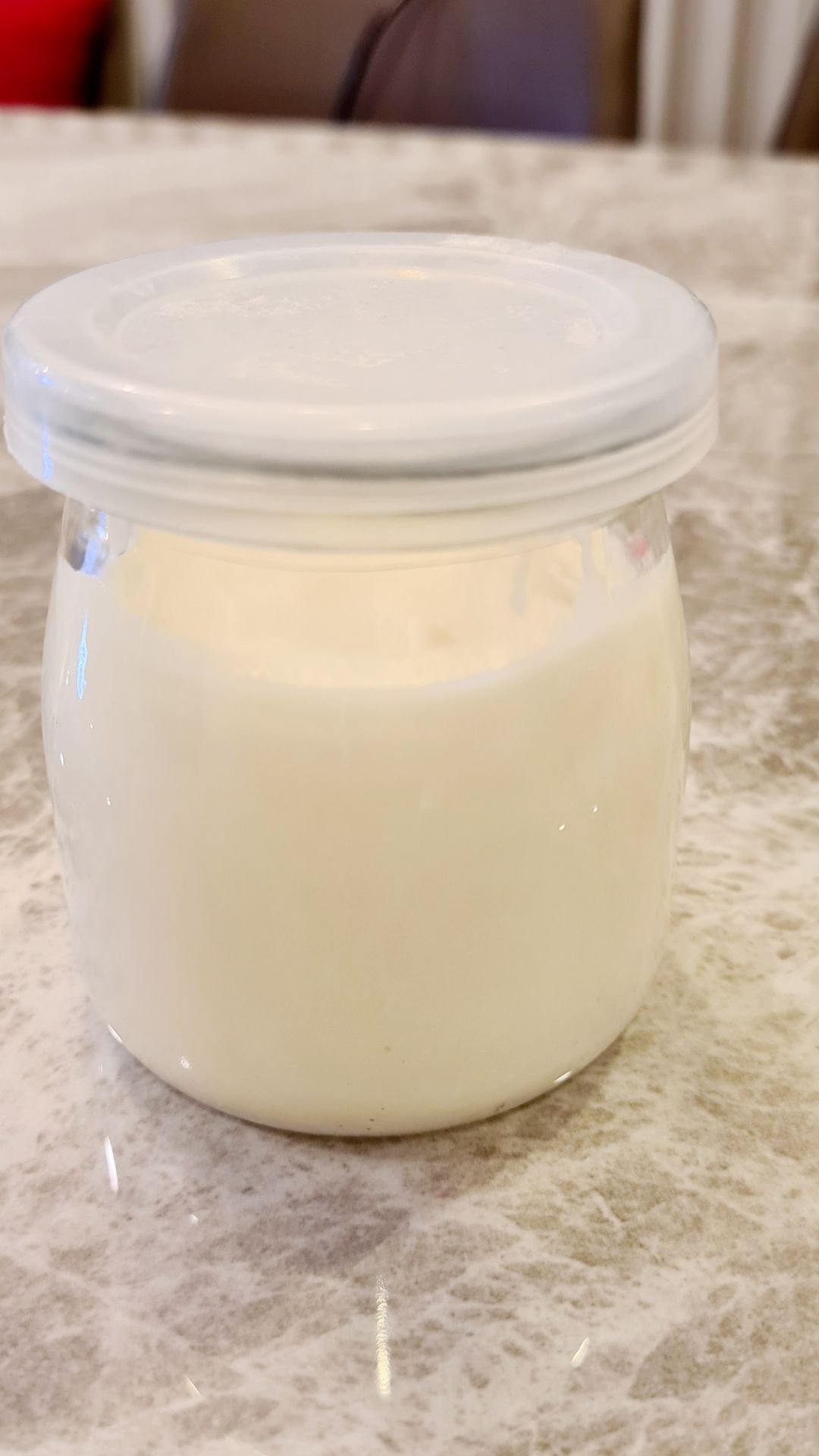 máy dễ sử dụng, làm sữa chua rất ngon (sánh, mịn, ngọt vừa, chua thanh). máy dễ sử dụng, làm sữa chua rất ngon (sánh, mịn, ngọt vừa, chua thanh).