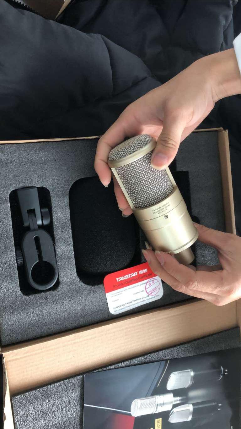 mua combo cả mic pc k200 và souncard icon pro của shop, về *** thử hát trên phần mềm cusbase rất ok, giọng trong, souncard chỉnh âm lượng, tông giọng cũng rất chuyên nghiệp, đúng là đồ sịn