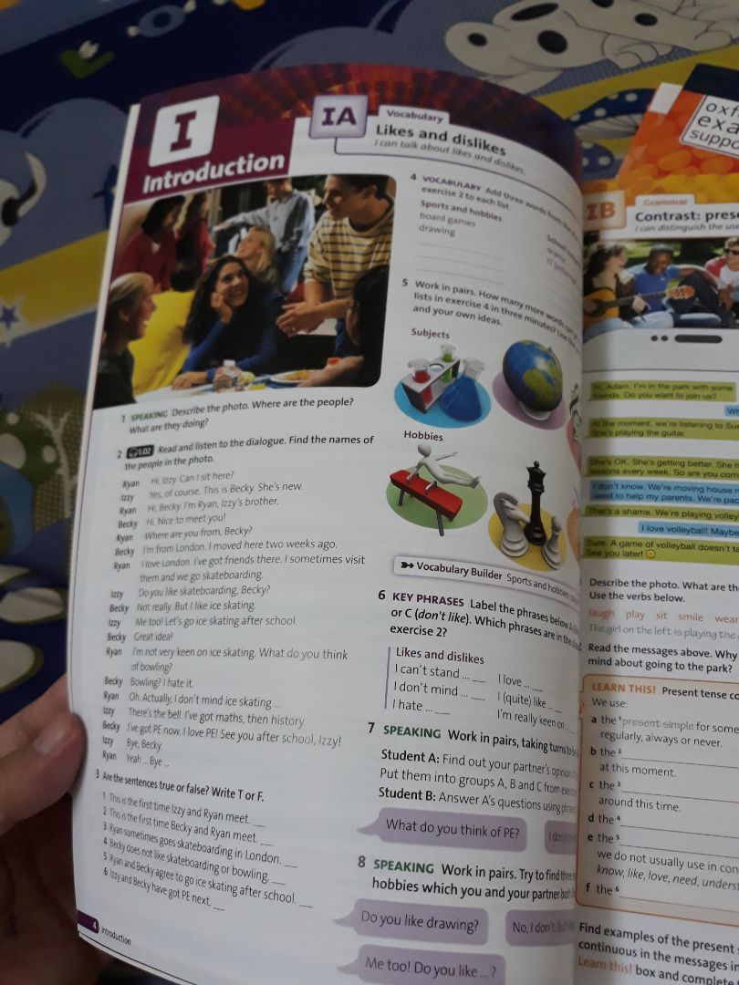 Sách hay, nội dung phù hợp với trình độ người học tiếng Anh.