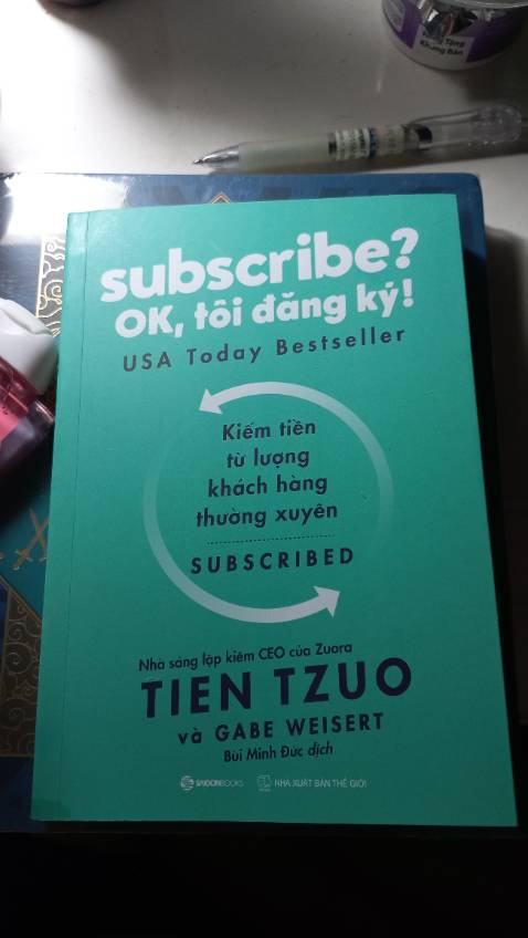 Sách cực kì xịn nha lại còn đc tặng thêm 1 cuốn mới hoàn toàn . Đỉnh thật sự nè . Chất giấy cứng cáo bìa cứng in màu nữa chứ. Đáng mua nha . Còn nd sách mình vẫn chưa đọc nên ko thể đánh giá đc.😆