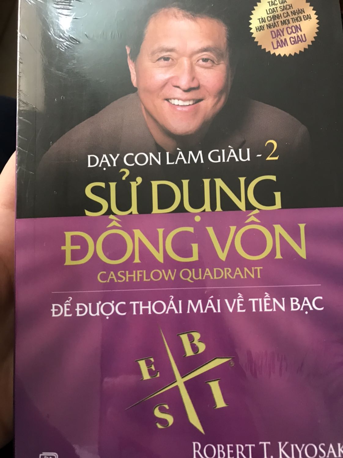 Mình khá là hài lòng về cuốn sách. Tiki giao hàng và bọc hàng rất cẩn thận,hàng được bọc nilon trong quá trình vận chuyển. Cuốn sách khá là hay và ý nghĩa. Mua cuốn sách là một quyết định đúng đắn