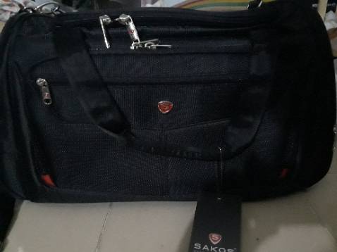 Ban đầu thấy gói hàng mình tưởng túi nhỏ lắm. Mở ra dựng lên ngay ngắn thấy cũng ok. Tầm này đựng đồ cỡ 5 ngày thì được.
Sakos thì chất lượng rồi, mình săn giá sale nên mua đc giá lắm.