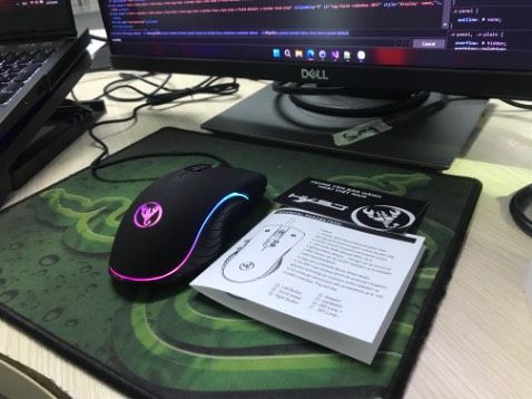 Hàng được đóng hộp kỹ càng. Chuột xài ổn, những nút tính năng làm việc ổn