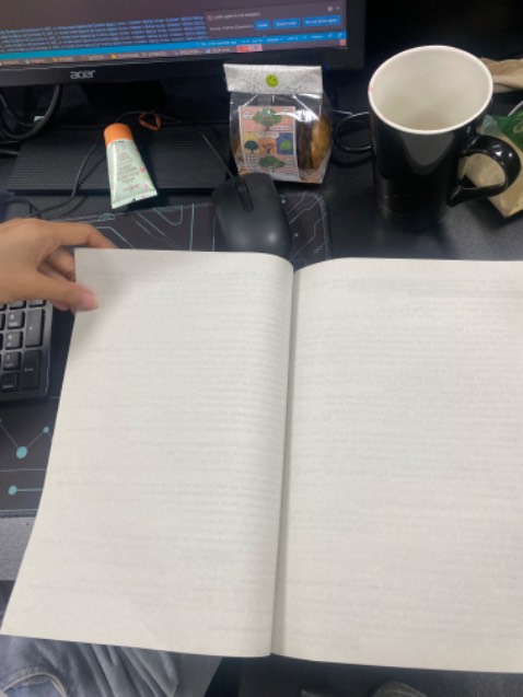 Sách có nhiều lỗi in ấn, giấy thì dở tệ