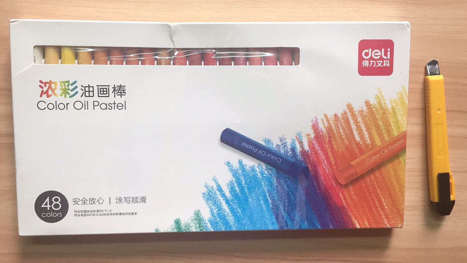 Mình mua bảng 48 màu, vừa nhận hàng sáng nay. Chất lượng tốt, lên màu chuẩn. 

Tuy nhiên thời gian giao hàng lâu quá. Bình thường mình order Tiki sẽ giao trong vòng 1 chậm lắm 3 ngày. Đằng này mình order hôm 05/07 đến tận hnay 11/07 mới giao. Shiper giao hàng thái độ ko thân thiện, quá tệ, cho shiper 1*