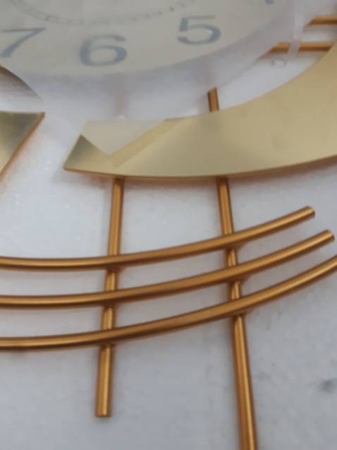 Đồng hồ đẹp sáng bóng giao hàng nhanh ,hợp với nhà mình , mọi người nên mua nhé