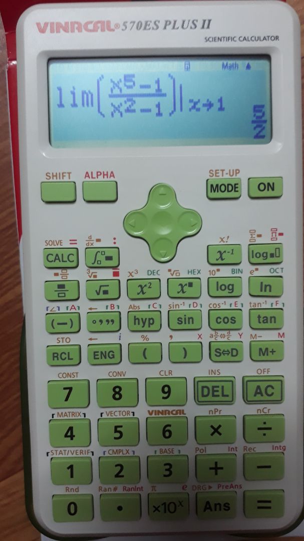 Hàng mình mua của Tiki Trading, mặc dù vậy mình vẫn sợ hàng giả vì nó có thể ảnh hưởng đến kết quả học tập của thằng em mình nên mình *** khá kĩ. Về  phần tem chống hàng giả thì đều giống cách miêu tả trên trang của vinacal (bạn nào muốn biết thì lên trang chính hãng của vinacal xem), còn về phần tính toán của máy thì *** thử các phép tính trên đều đúng kết quả hết. Tuy nhiên,chức năng kiểm tra phiên bản hay *** phím bằng shift-7-On của phiên bản 9V này bị bỏ đi hay sao mà mình nhấn thử thì không dc,chắc nó cũng ko quan trọng. Nói chung thì chỉ cần tính toán đúng là ok rồi.