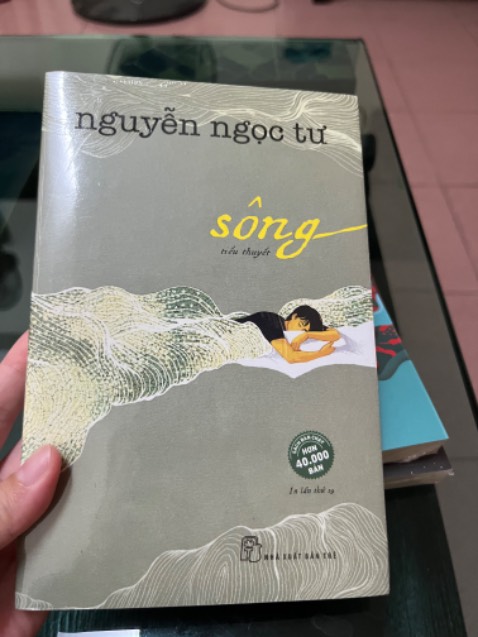 Shop đóng gói cẩn thận nhưng giao hơi chậm nhe. Giá tốt và sách tốt nên sẽ tiếp tục ủng hộ shop nha.