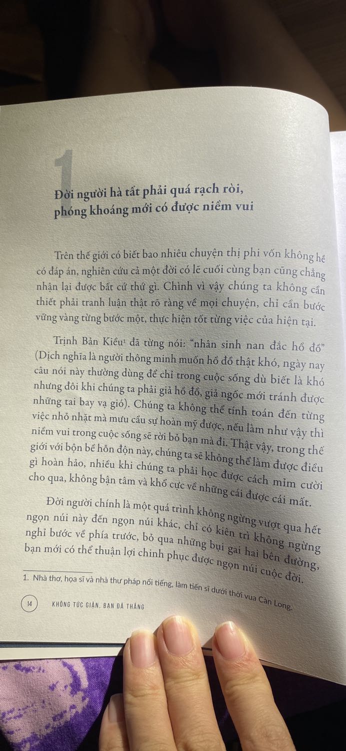 Chọn mua cuốn sách này vì đang giai đoạn bầu bì dễ tức giận chứ bt chắc sẽ ko mua. Nội dung hầu hết là những điều ai cũng biết, chỉ là nó được diễn đạt bằng 1 người có văn phong hay, như mình tâm sự với bạn bè cho lời khuyên vậy á