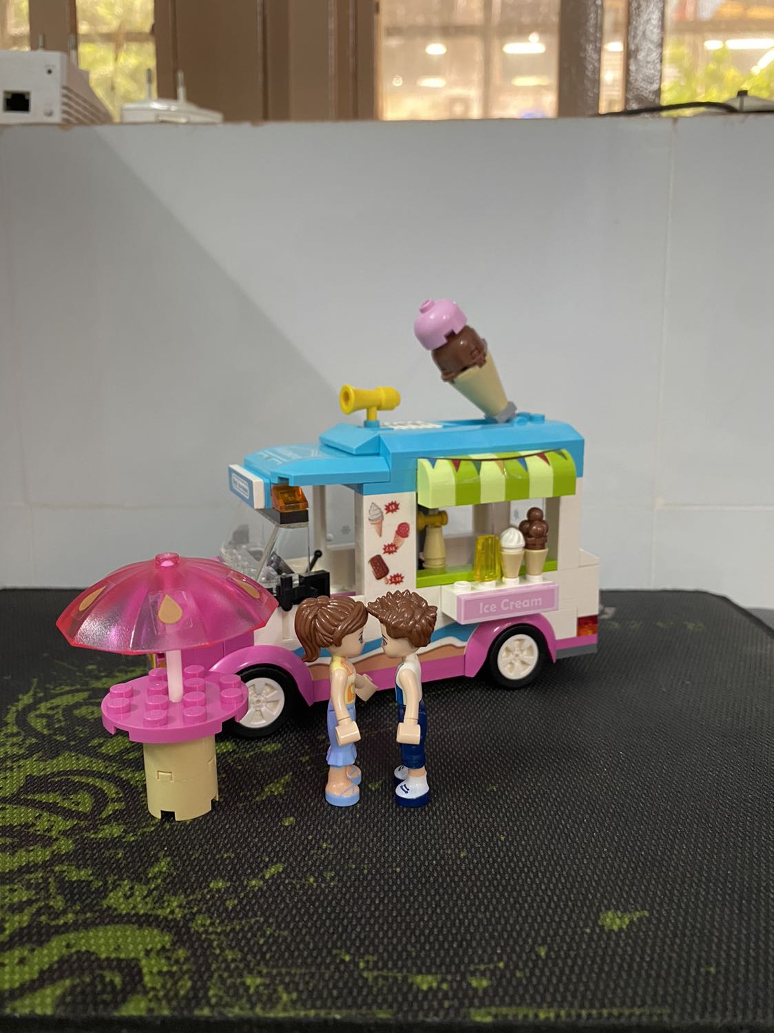 Đẹp, đủ chi tiết, ráp xong khá chắc tay và nặng. Mà thực sự rất nhỏ ?