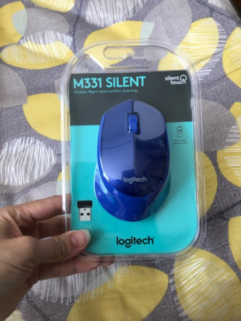 Giao nhanh. Đóng gói dc nhưng khi mở chuột lớp bên trong đã bị khui như hình. Chuột xài êm