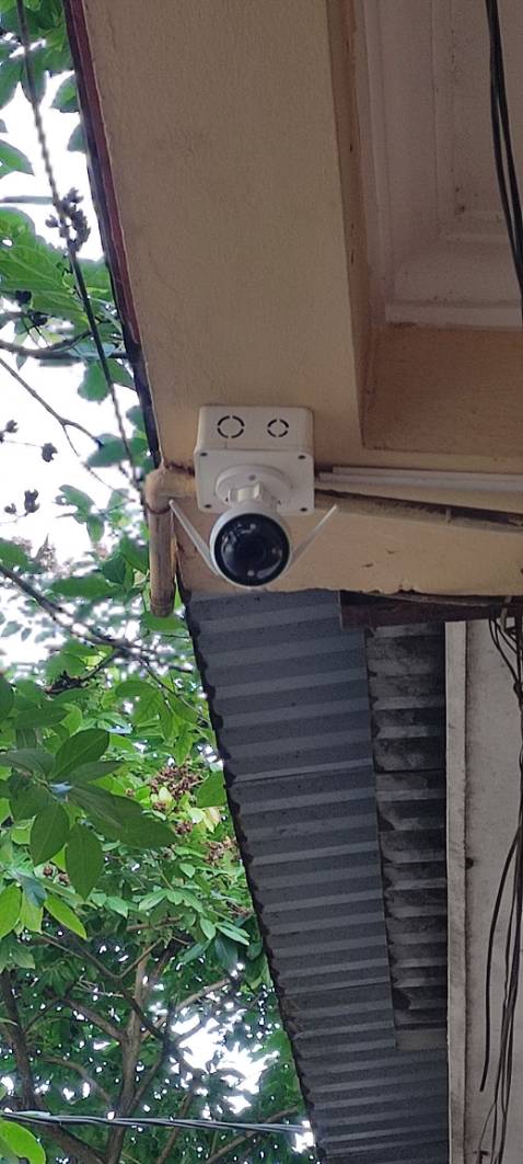 Giao hàng rất nhanh, camera đẹp, chắc chắn. Hình ảnh đẹp, rõ ràng. Rất hài lòng