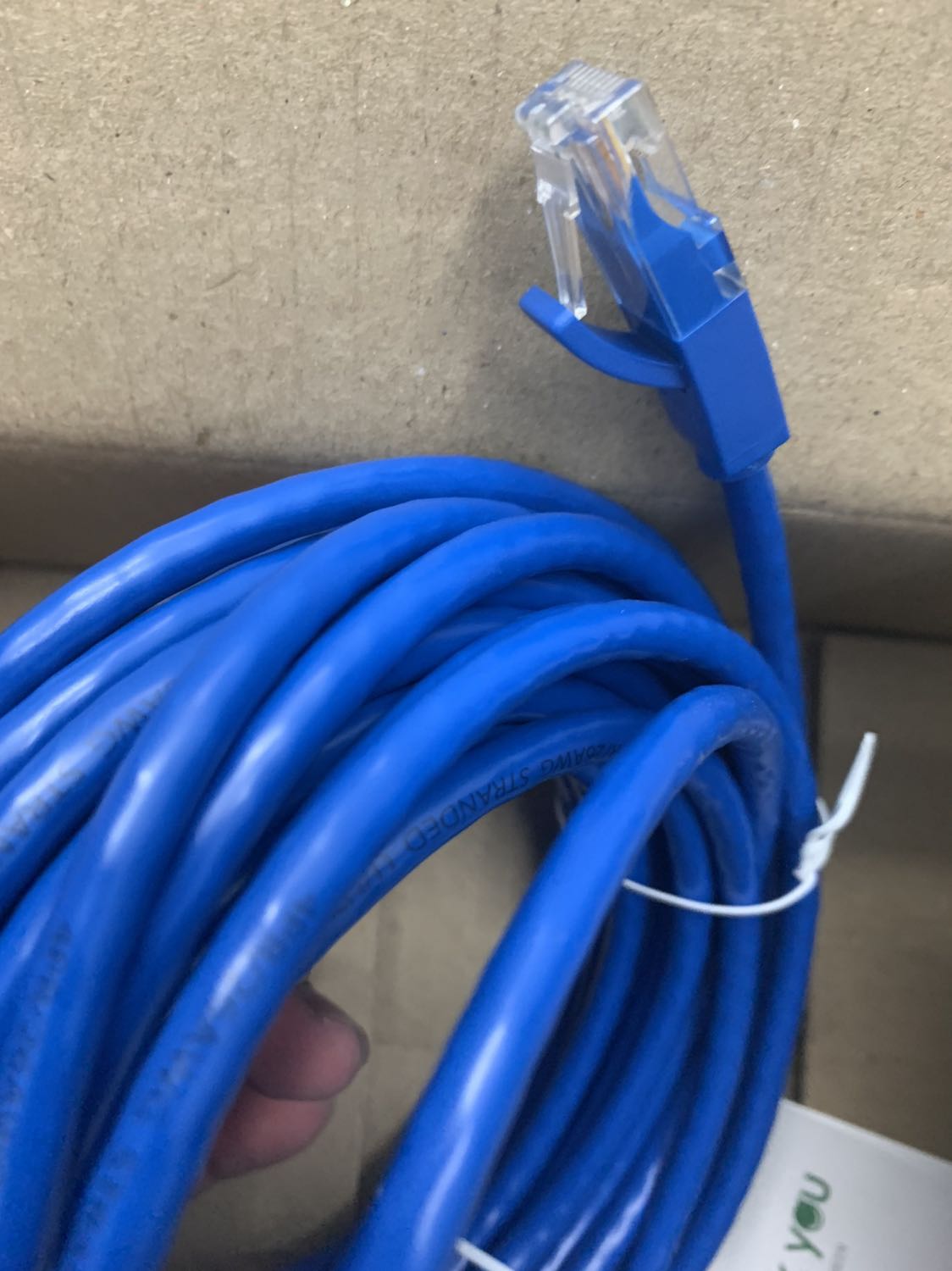 Hàng chính hãng, cáp chắc chắn, đầu cáp tốt, đường truyền ổn định, không có điểm gì cần chê ^^. À cơ mà nếu có giảm giá thì miễn bàn ^^ kk