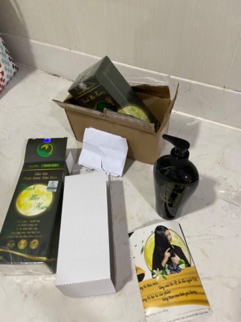 giao hàng siêu nhanh. Dầu gội rất thích luôn