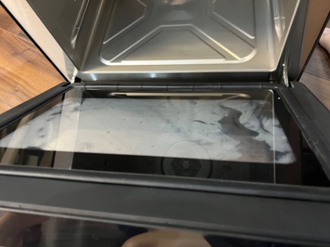 Hàng mình vừa nhận hnay , bọc kĩ càng cẩn thận nhưng chiếc của mình bị hấp hơi nước ở giữa 2 lớp kính không trong như người khác chụp ảnh lên ( bộ phận kiểm định sp trước khi xuất xưởng nên đổi người thôi , đây là sản phẩm lỗi trong khâu lắp ráp thì bên mình có chính sách đổi hàng không shop ơi .