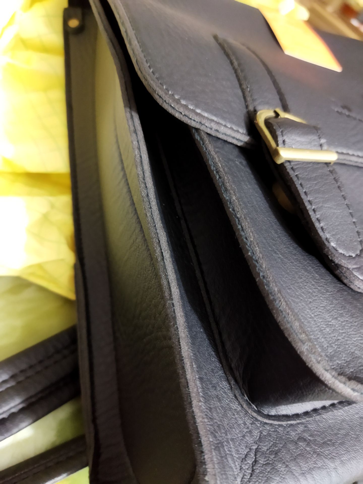 cũng khá ổn tuy nhiên mình ko thích viền hơi thô cũng khá ổn tuy nhiên mình ko thích viền hơi thô