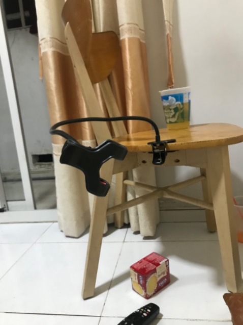 Cái giá đỡ điện thoại mà k nâng nổi cái điện thoại là sao shop .gắn vào điện thoại ip 11pr là nó rớt xuống k cố định được , treo đầu dê bán thịt *** hả shop