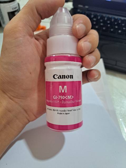 Giao đúng thời gian, đóng gói kỹ, in được, in màu hơi nhạt so với ảnh.