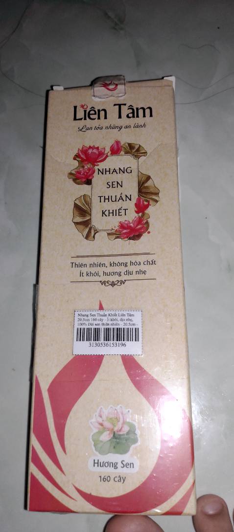 Thơm nhẹ nhàng, ít khói, không bị tàn bay lung tung